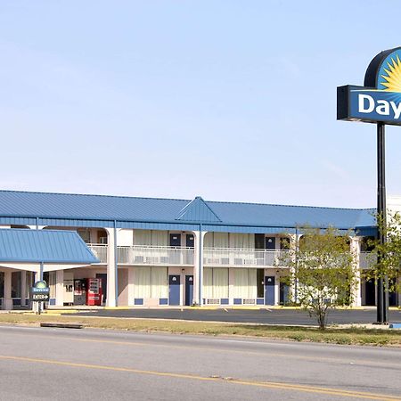 Days Inn By Wyndham Donalsonville Экстерьер фото