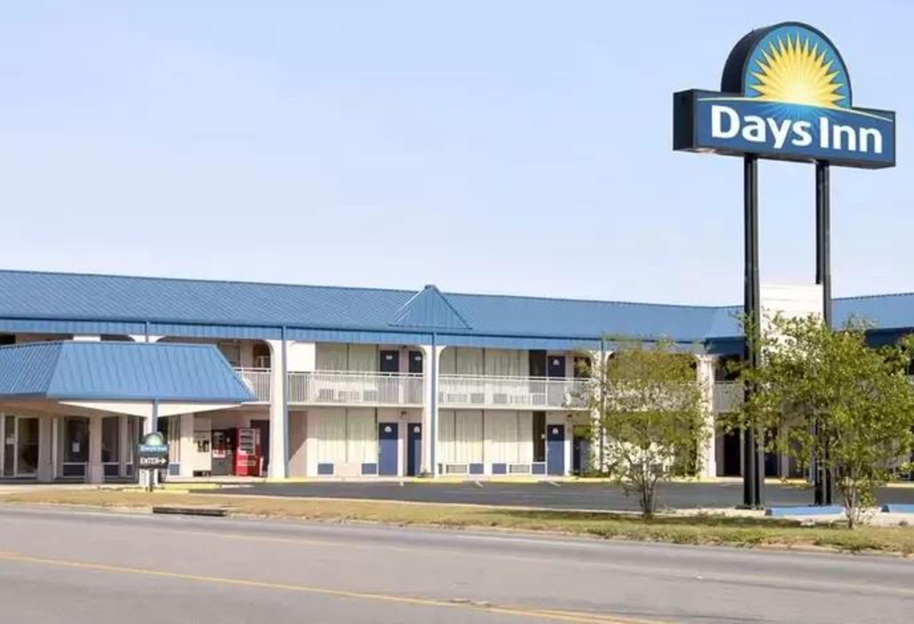 Days Inn By Wyndham Donalsonville Экстерьер фото