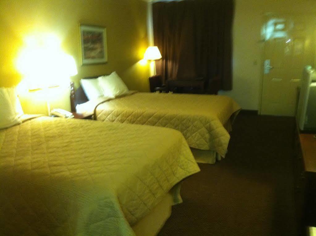 Days Inn By Wyndham Donalsonville Экстерьер фото
